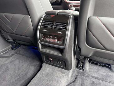BMW XM — photo 11
