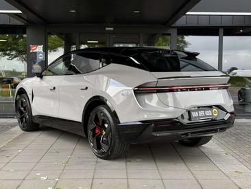 Lotus Eletre 450 S 4WD — photo 6