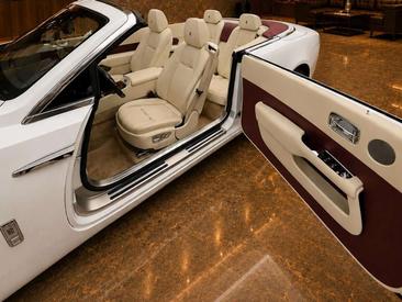 Rolls-Royce Dawn — photo 7