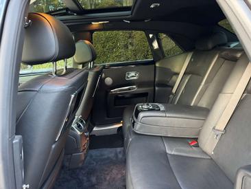 Rolls-Royce Ghost — photo 15