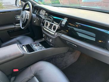 Rolls-Royce Ghost — photo 25