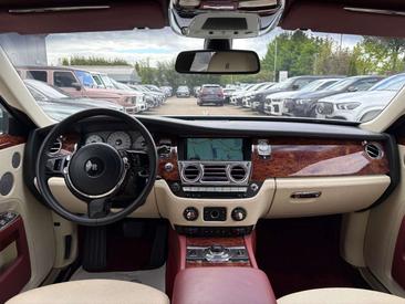 Rolls-Royce Ghost — photo 11