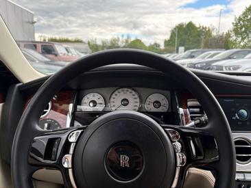 Rolls-Royce Ghost — photo 13