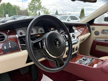 Rolls-Royce Ghost — photo 14