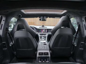 Porsche Panamera II GTS — photo 12