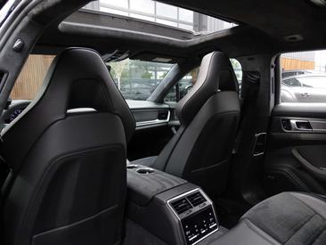 Porsche Panamera II GTS — photo 49