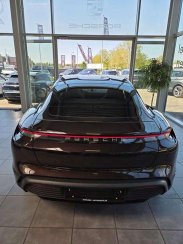 Porsche Taycan — photo 4