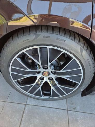 Porsche Taycan — photo 8