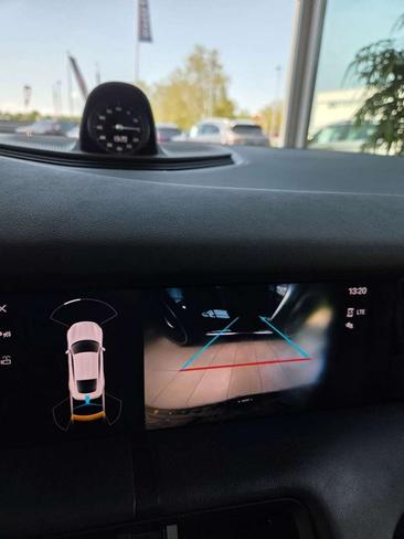 Porsche Taycan — photo 18