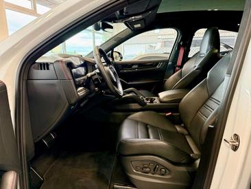 Porsche Cayenne III GTS — photo 8