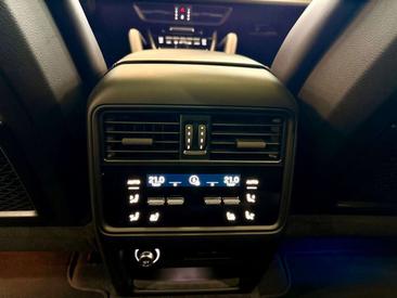 Porsche Cayenne III GTS — photo 12
