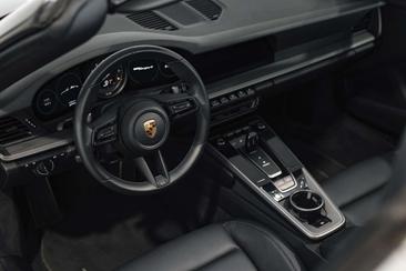 Porsche 991 I Targa 4 — photo 11