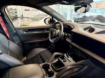 Porsche Cayenne III GTS — photo 15