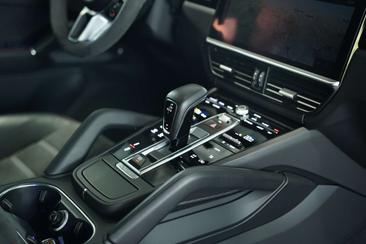 Porsche Cayenne III GTS — photo 22