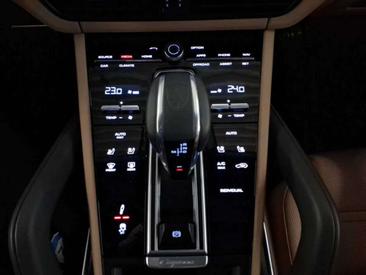 Porsche Cayenne III Turbo S E-Hybrid — photo 8