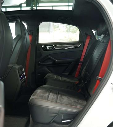 Porsche Cayenne III GTS — photo 25