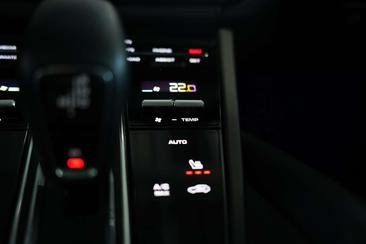 Porsche Cayenne III GTS — photo 34