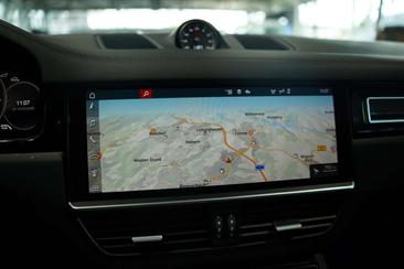Porsche Cayenne III GTS — photo 39