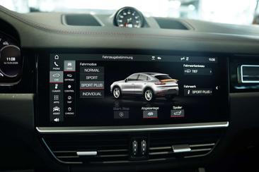 Porsche Cayenne III GTS — photo 42