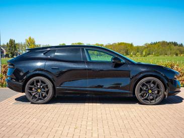 Lotus Eletre 450 4WD — photo 14