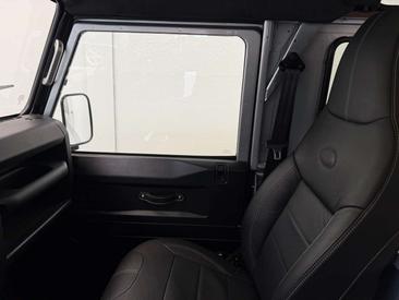 Land Rover Defender Heritage — photo 10