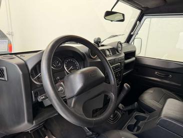 Land Rover Defender Heritage — photo 15