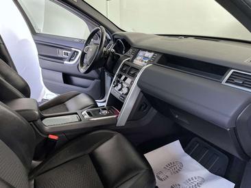 Land Rover Discovery Sport — photo 11