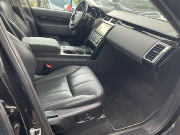 Land Rover Discovery SE Black TD6 — photo 13