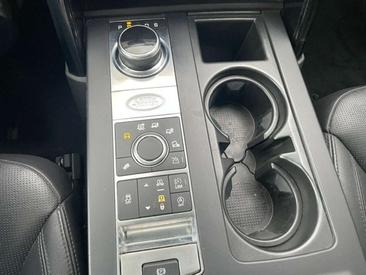 Land Rover Discovery SE Black TD6 — photo 17