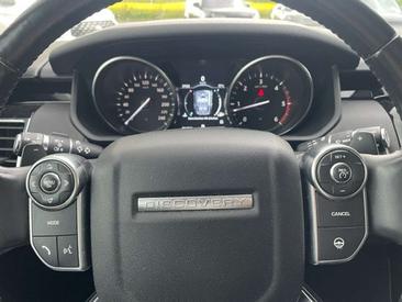 Land Rover Discovery SE Black TD6 — photo 18