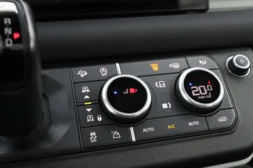 Land Rover Defender 110 First Edition 3.0 D250 — photo 31