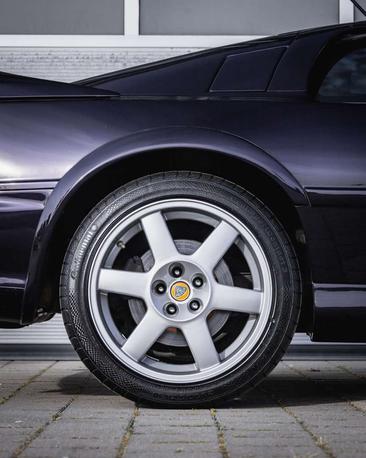 Lotus Esprit — photo 12