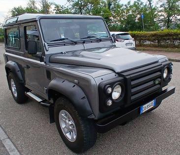 Land Rover Defender 90 — photo 5