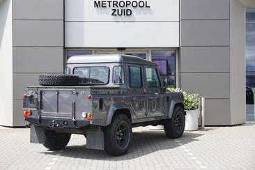 Land Rover Defender 110 — photo 2