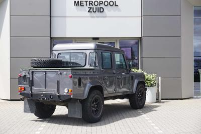 Land Rover Defender 110