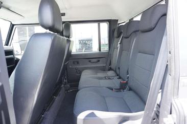 Land Rover Defender 110 — photo 5