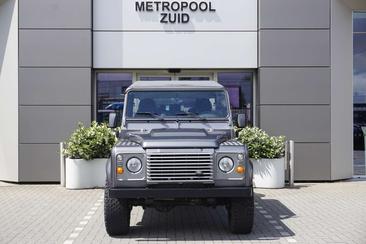 Land Rover Defender 110 — photo 6