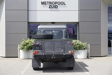 Land Rover Defender 110 — photo 7