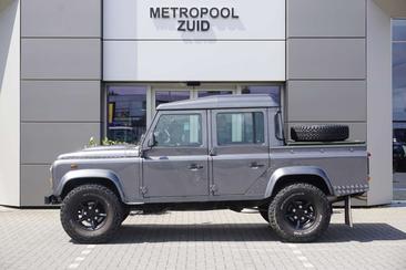 Land Rover Defender 110 — photo 8