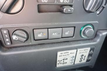 Land Rover Defender 110 — photo 16