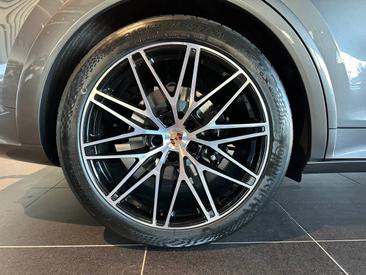 Porsche Cayenne III S Coupé — photo 24