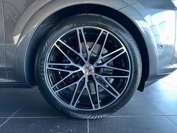Porsche Cayenne III S Coupé — photo 25