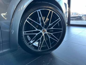 Porsche Cayenne III S Coupé — photo 29