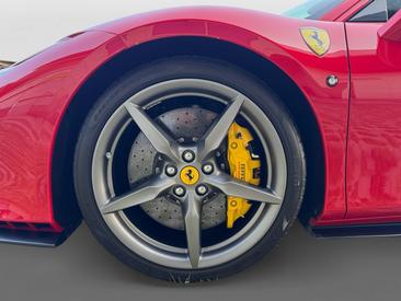 Ferrari F8 Tributo — photo 27