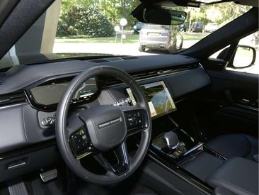 Land Rover Range Rover Sport P550e SV-Dynamic — photo 17