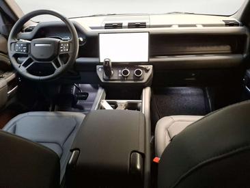 Land Rover Defender 110 D200 X-DYNAMIC SE PANODACH AHK BLAC Vert — photo 4