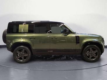 Land Rover Defender 110 D200 X-DYNAMIC SE PANODACH AHK BLAC Vert — photo 6