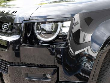 Land Rover Defender 110 X-Dynamic SE D250 — photo 24