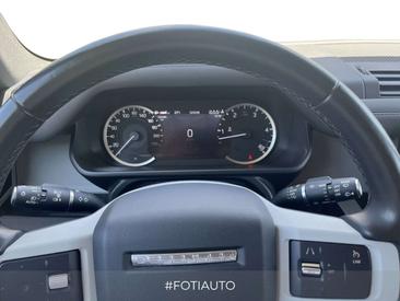 Land Rover Defender 110 SE AWD Auto 3.0D I6 200 — photo 9