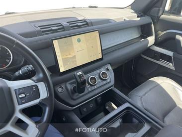 Land Rover Defender 110 SE AWD Auto 3.0D I6 200 — photo 10